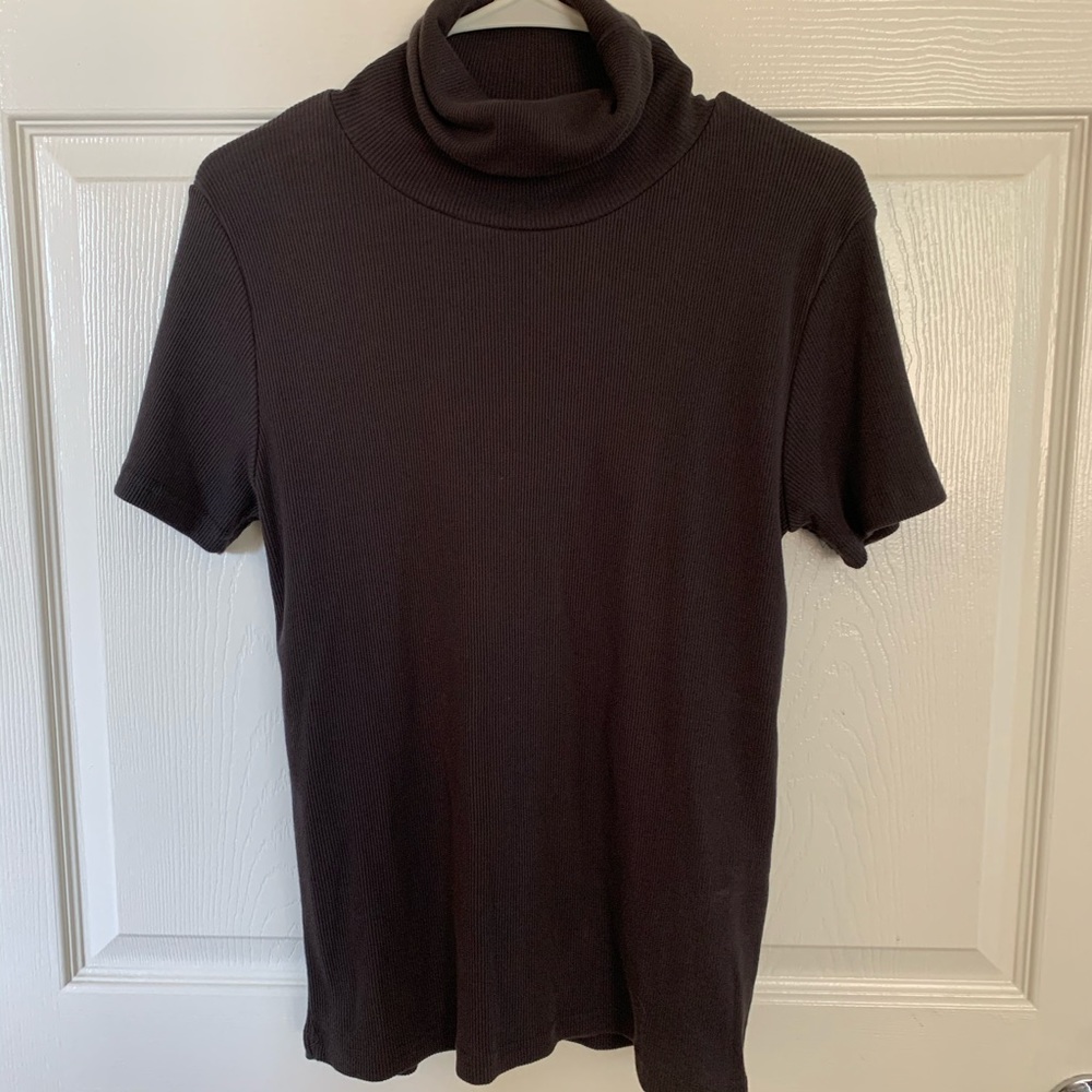 Turtle neck shirt